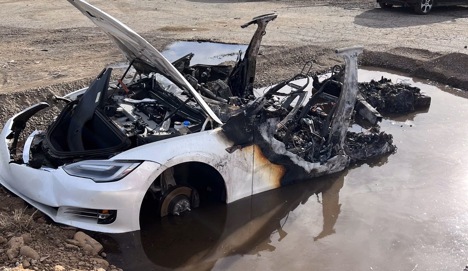 ¿Qué son las pruebas de seguridad para los vehículos híbridos y eléctricos?
