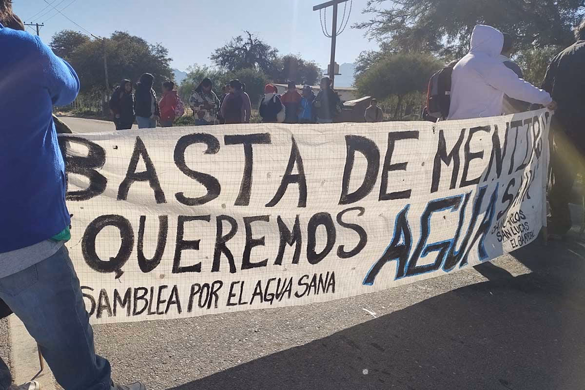 ¿Cómo afecta la contaminación de Cadereyta a los automóviles?