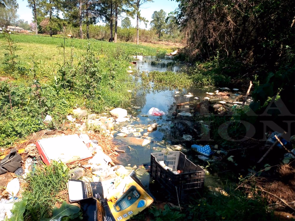 ¿Qué pasó con el agua contaminada en el lado oeste de el paso?