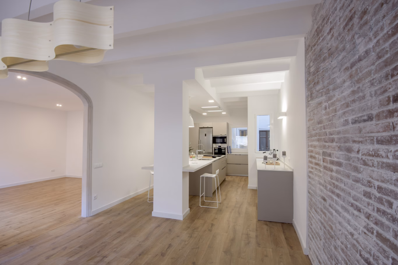 ¿Cómo se puede integrar una columna a la decoración?