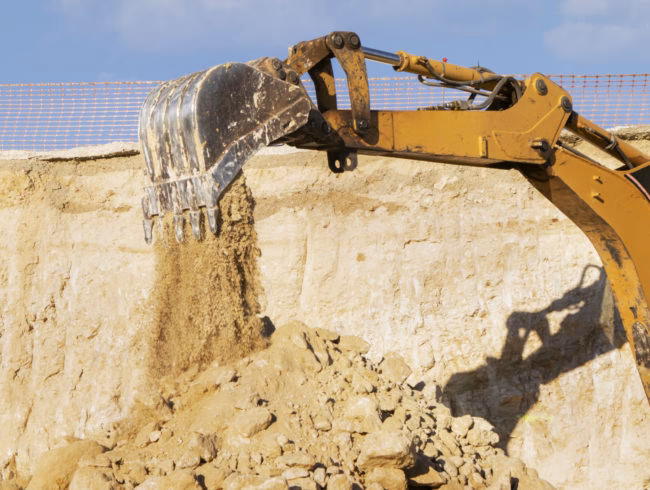 ¿Cómo se puede reemplazar la arena por residuos de construcción?