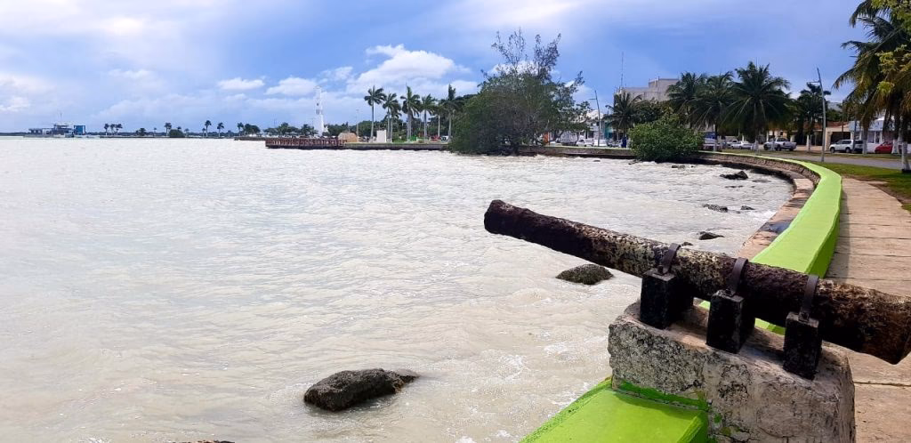 ¿Cuál es el problema de contaminación de la bahía de Chetumal?