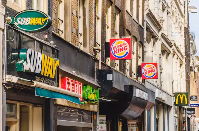 ¿Qué incluye la inversión inicial de la franquicia de Burger King?