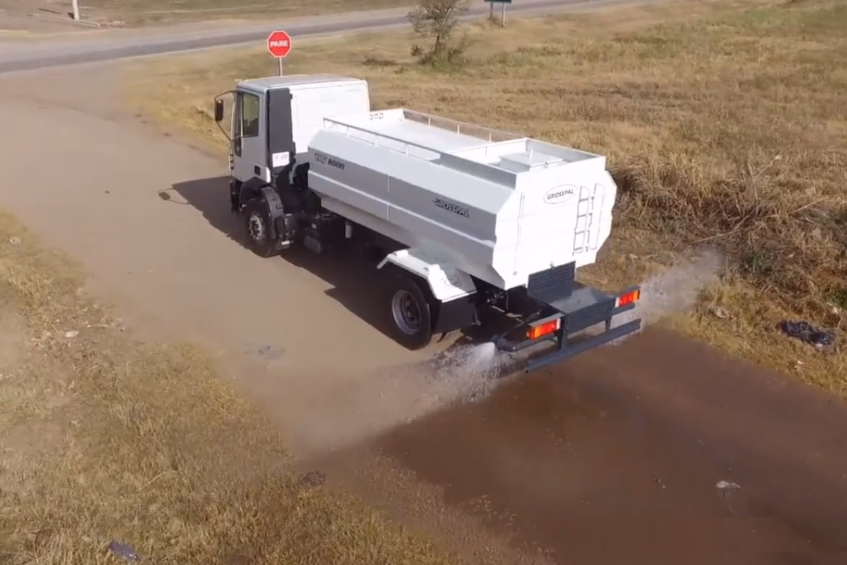 ¿Cuánto pueden contener los camiones de agua?