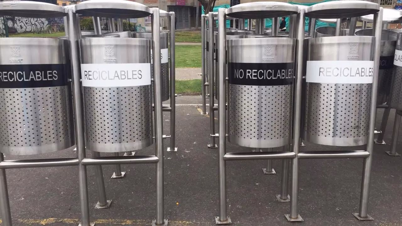 ¿Cómo cuidar las canecas para reciclar en Bogotá?