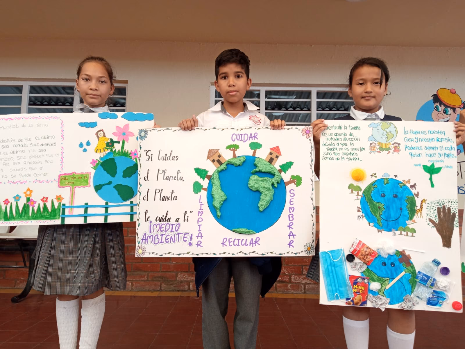 ¿Qué es una cartelera escolar?