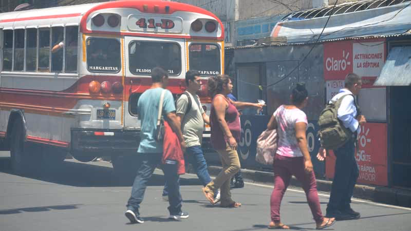 ¿Por qué podemos ser contaminados por los estados de ánimo colectivos?