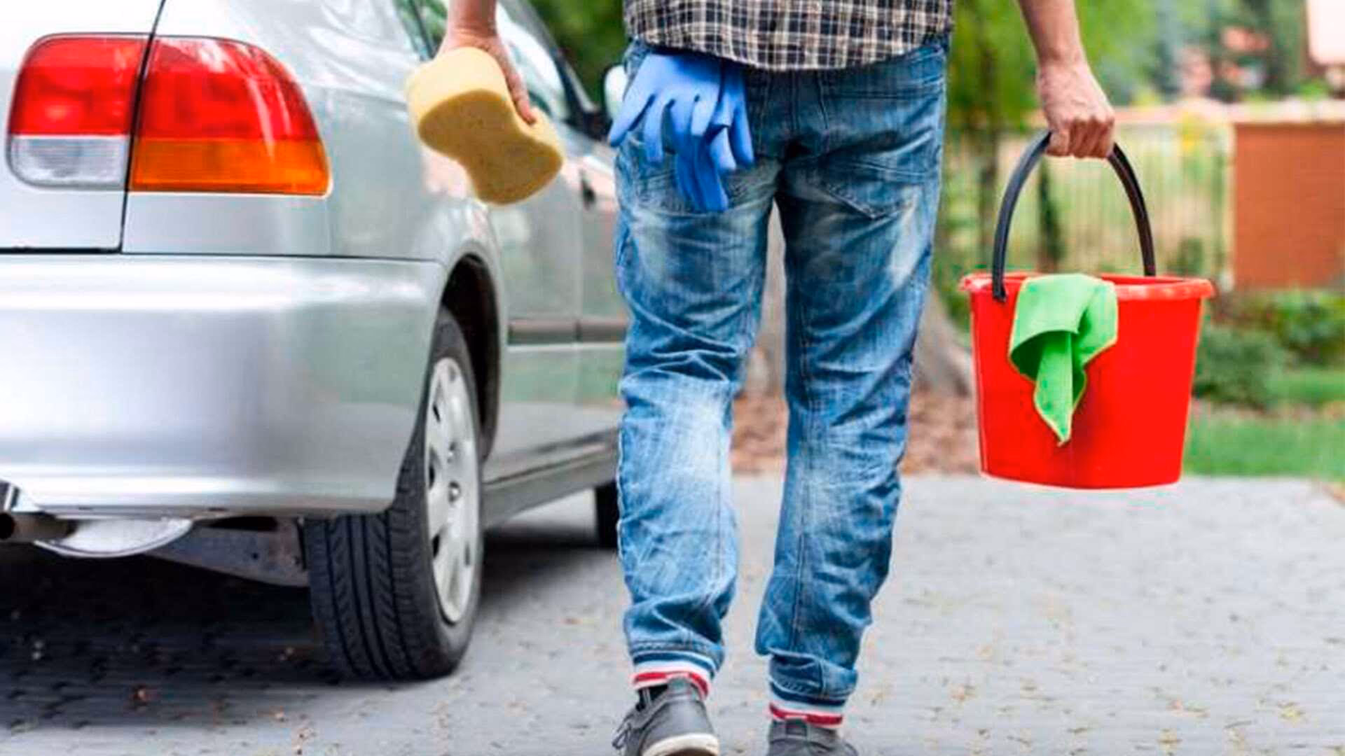 ¿Cómo ahorrar agua en un auto?