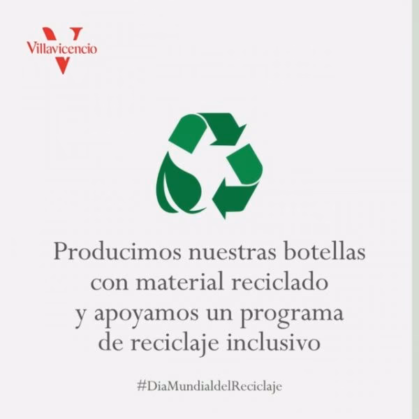 ¿Qué certificación mantiene Villavicencio en el mes de las empresas B?