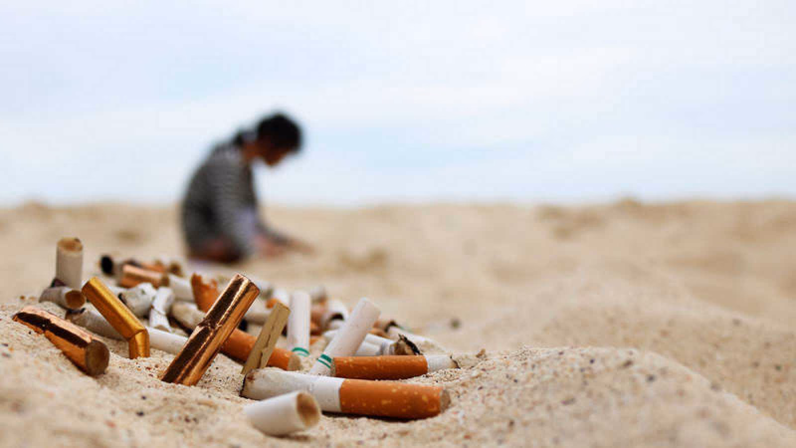 ¿Cómo se produce el humo de un cigarrillo?