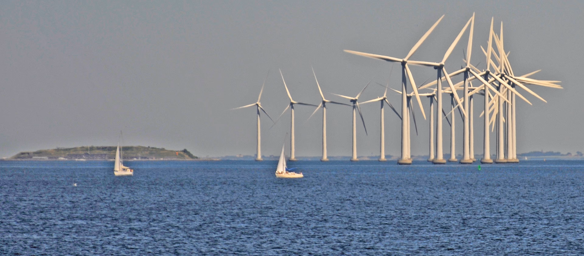 ¿Cuál es el enfoque optimista de los daneses respecto a la energía eólica?