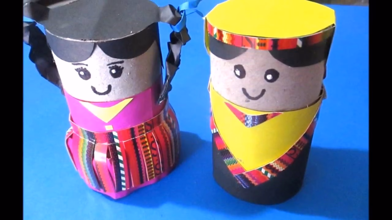 ¿Cómo decorar los muñecos reciclados?