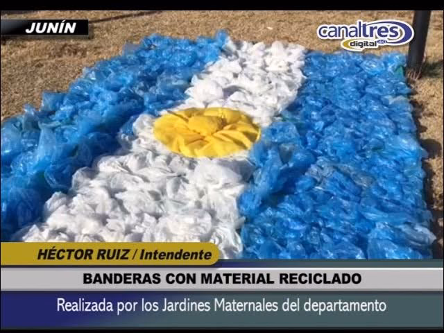 ¿Cómo se hace la recepción de la bandera?