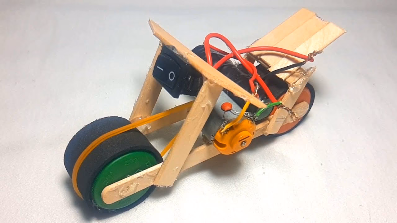 ¿Cómo construir una moto casera?