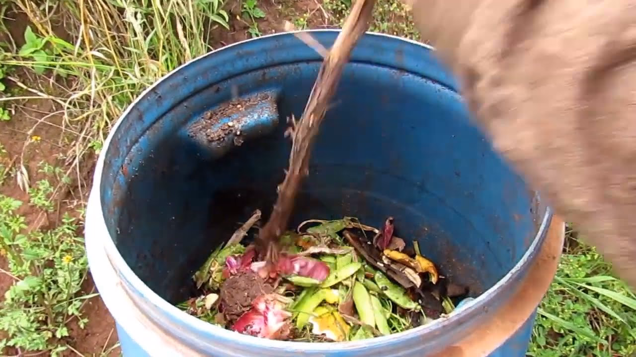 ¿Cómo hacer un bidón de compost?