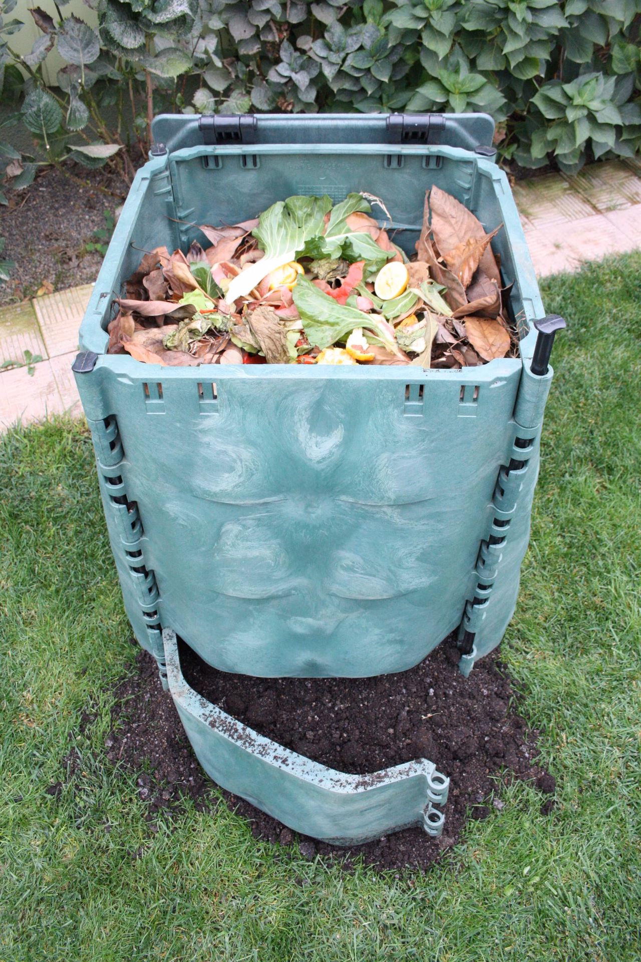 ¿Cuánto se obtiene de compostaje por 100 kg de basura?