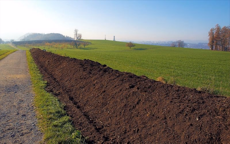 ¿Qué es el compostaje en pilas simples?