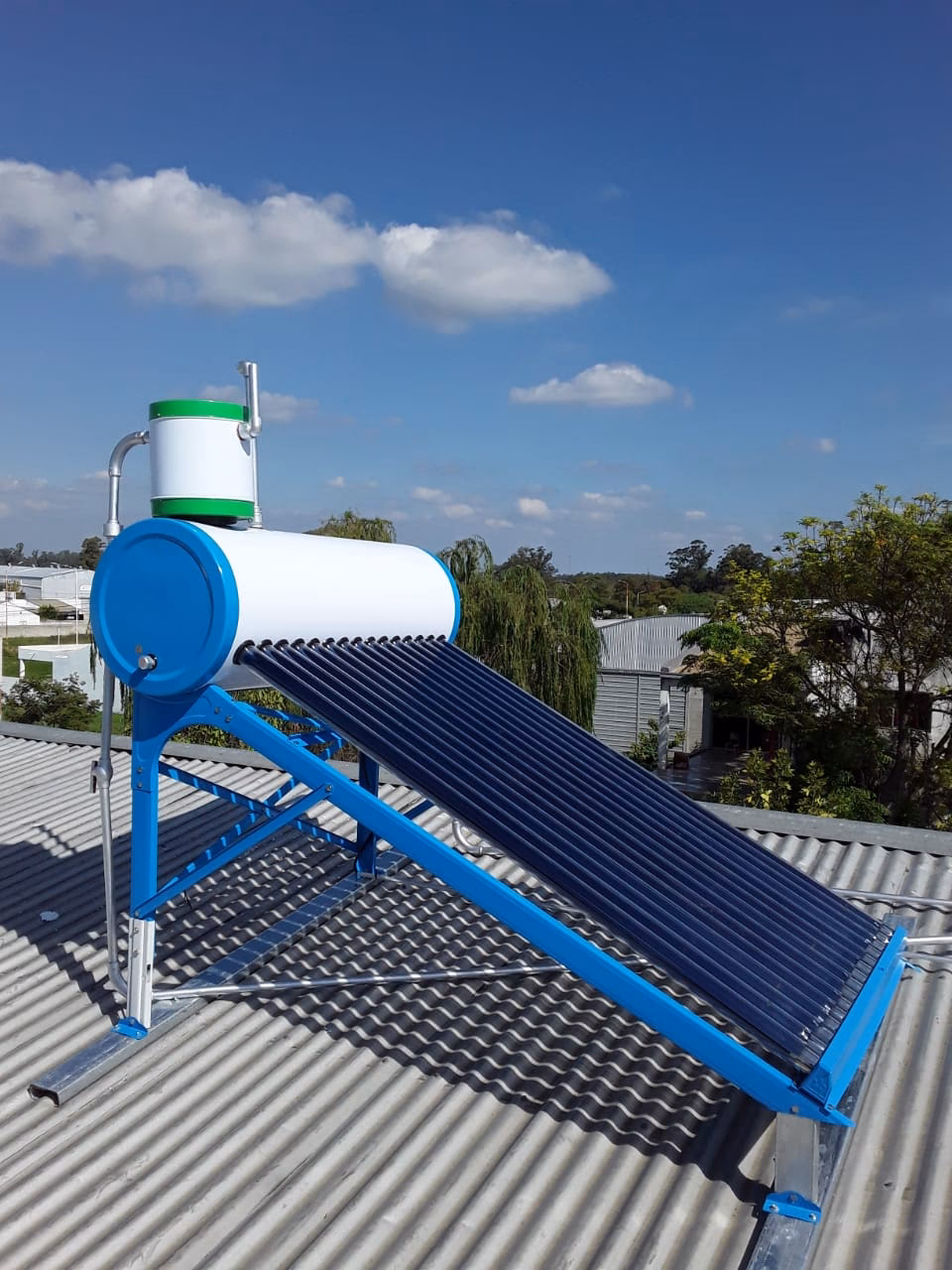 ¿Qué pasa si pongo agua fría en un termotanque solar?