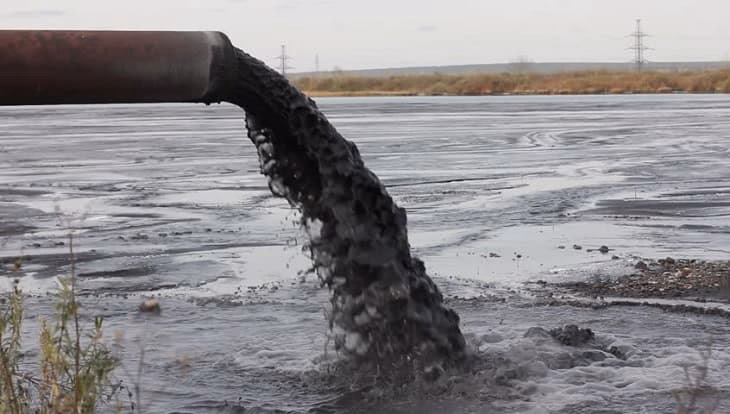 ¿Qué gases se encuentran en las aguas negras?