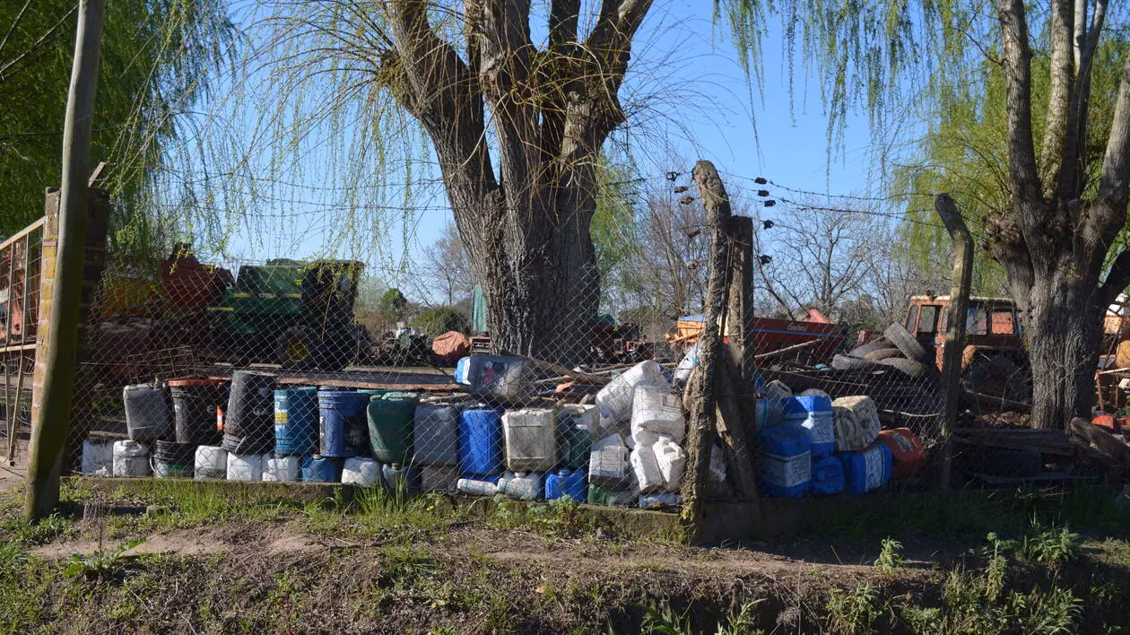 ¿Cómo afecta la dureza del agua al control de glifosato?