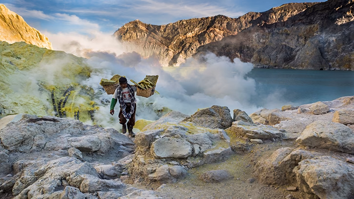 ¿Cuál es la principal fuente de contaminación de las tierras indígenas?