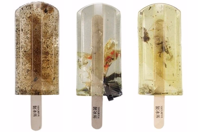 ¿Cuáles son las causas de los helados contaminados con microorganismos?