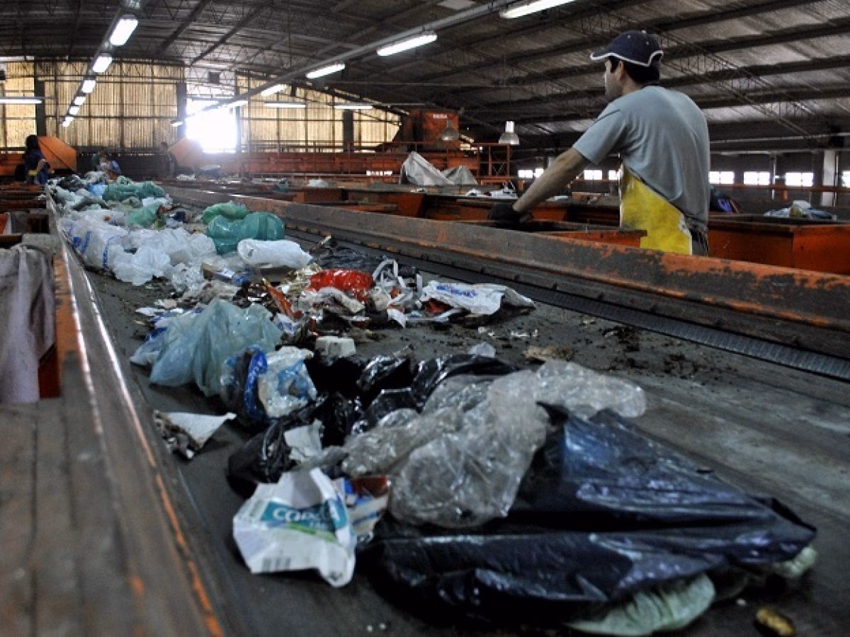 ¿Cuáles son los fines del reciclado y la Cooperativa?