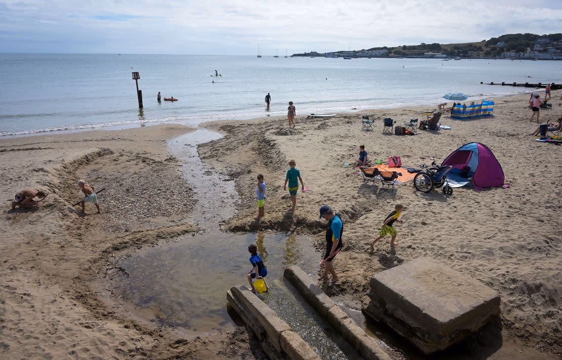 ¿Por qué se privatizaron los servicios de agua del Reino Unido?