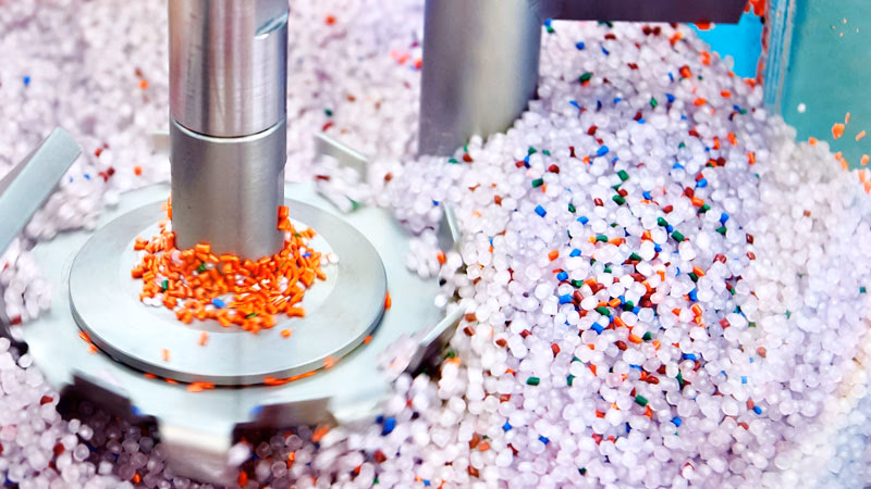 ¿Cuál es la diferencia entre reciclaje mecánico y químico?