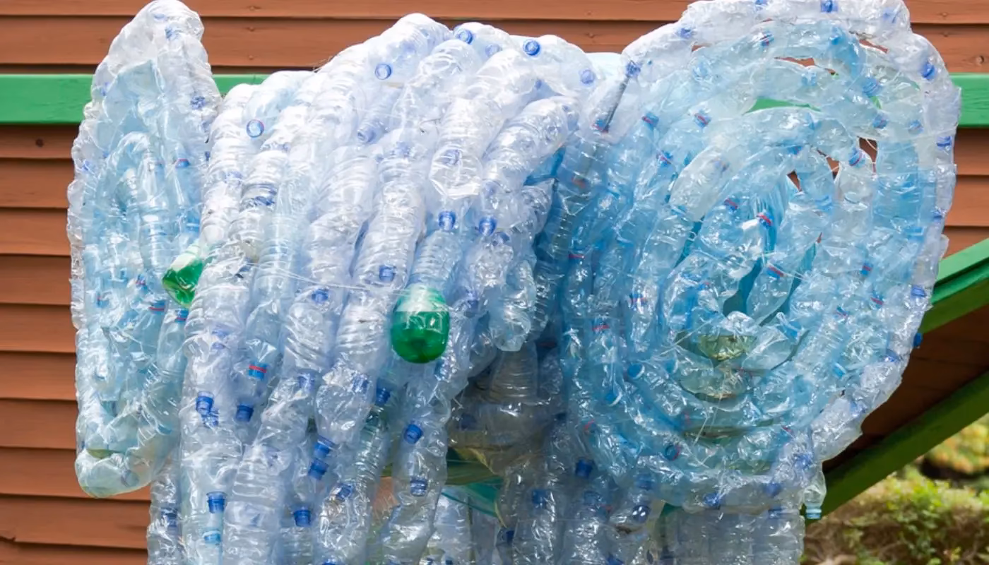 ¿Qué son las manualidades con material reciclado?