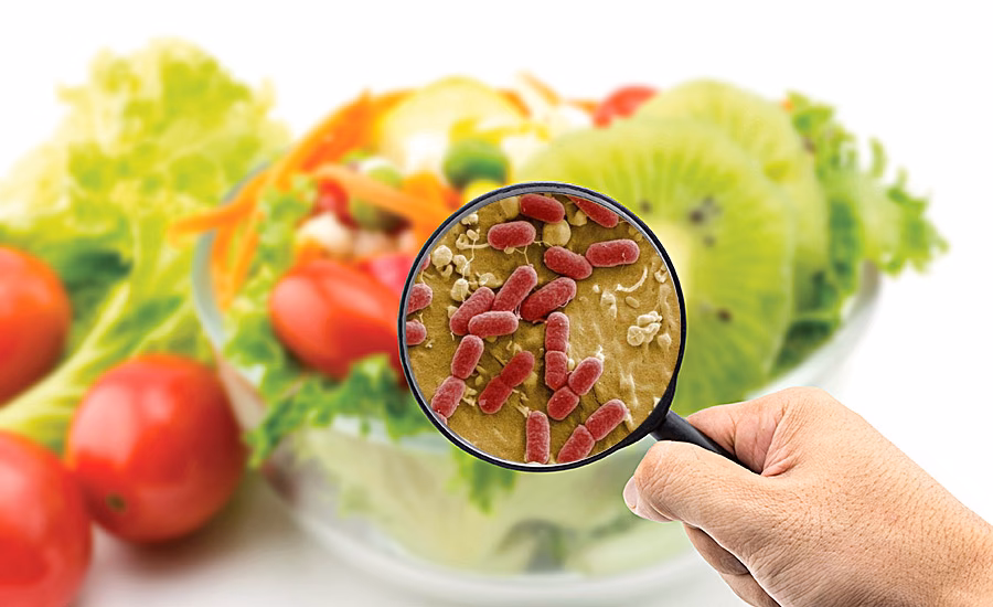 ¿Qué pasa si me enfermo después de consumir alimentos contaminados?