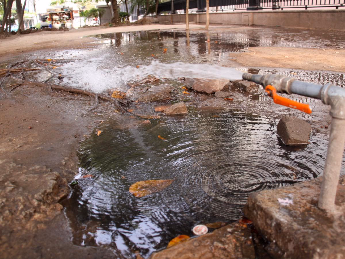 ¿Cuáles son los riesgos del desperdicio de agua?