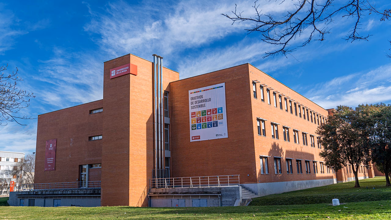 ¿Cómo puedo contactar con el gobierno de La Rioja?