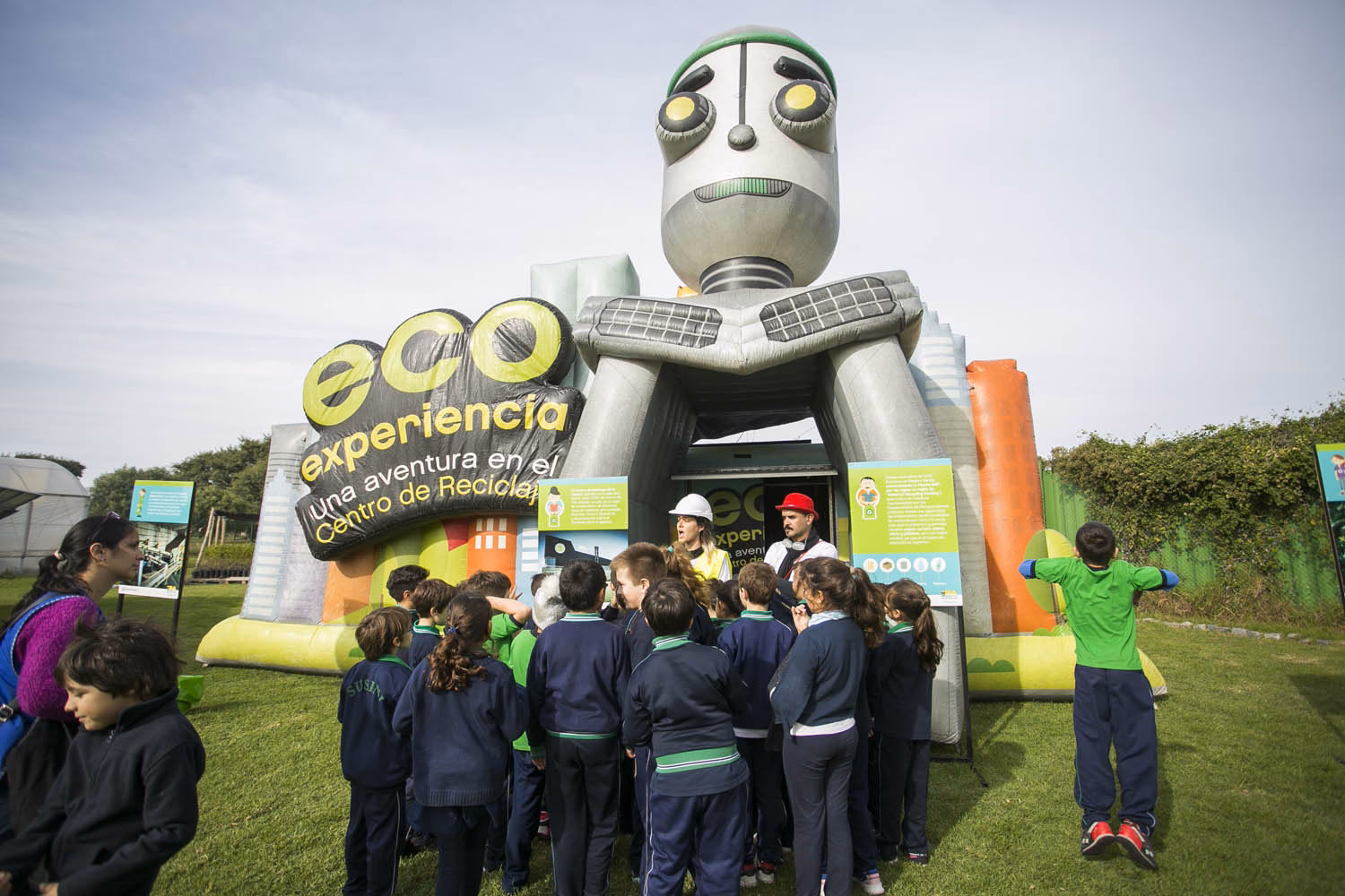 ¿Qué acciones se realizan en el centro de reciclaje de la ciudad?
