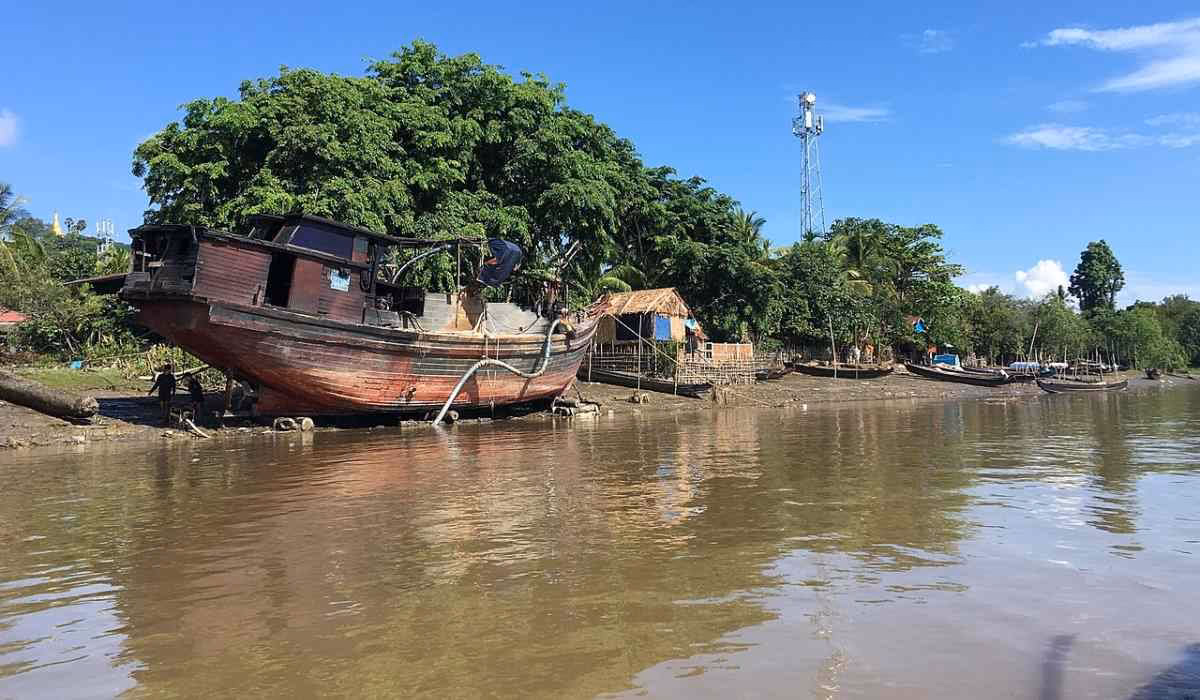 ¿Cuántos litros de agua contaminada se filtran de los sitios?