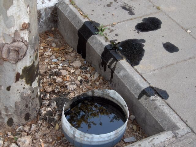 ¿Qué es el aceite quemado de motor?