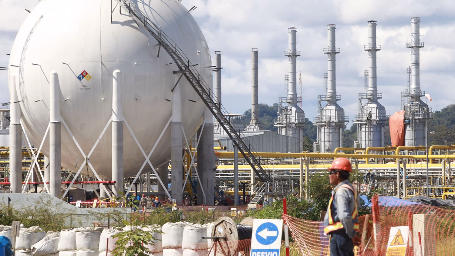 ¿Cómo se transforman los gases contaminantes en energía limpia?