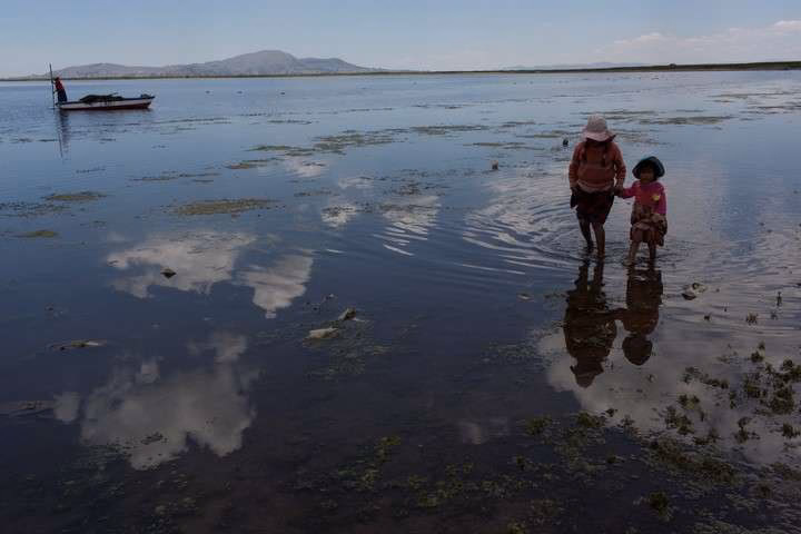 ¿Qué es la descontaminación del lago Titicaca?
