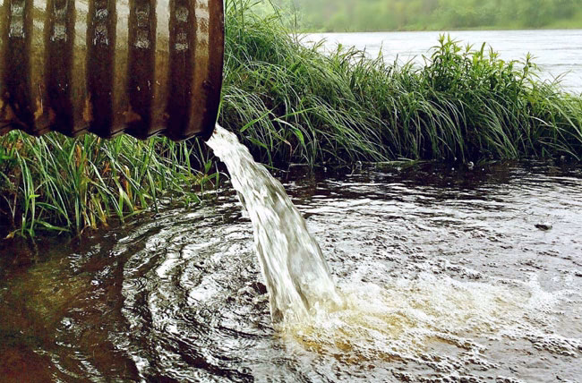 ¿Cómo evitar la contaminación de las aguas en un vertedero?