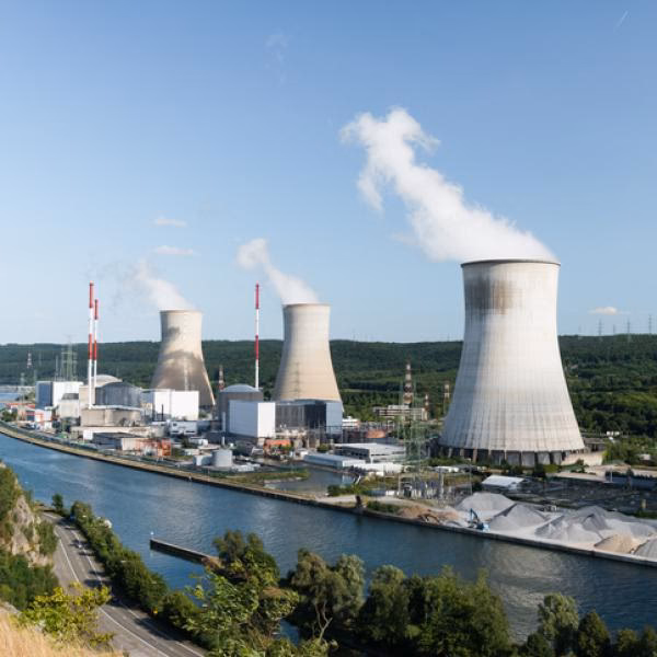 ¿Es la energía hidroeléctrica un recurso no renovable o renovable?