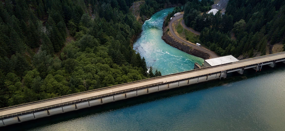 ¿Cómo generar energía renovable a partir del agua?