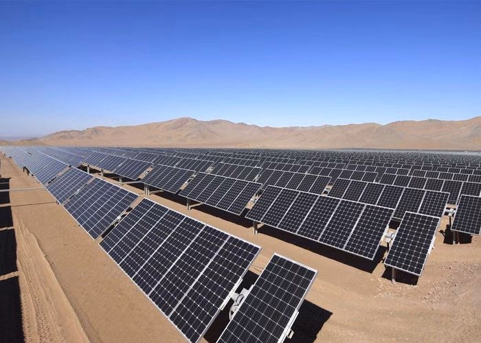 ¿Cuáles son los beneficios ambientales del parque solar de Cafayate?