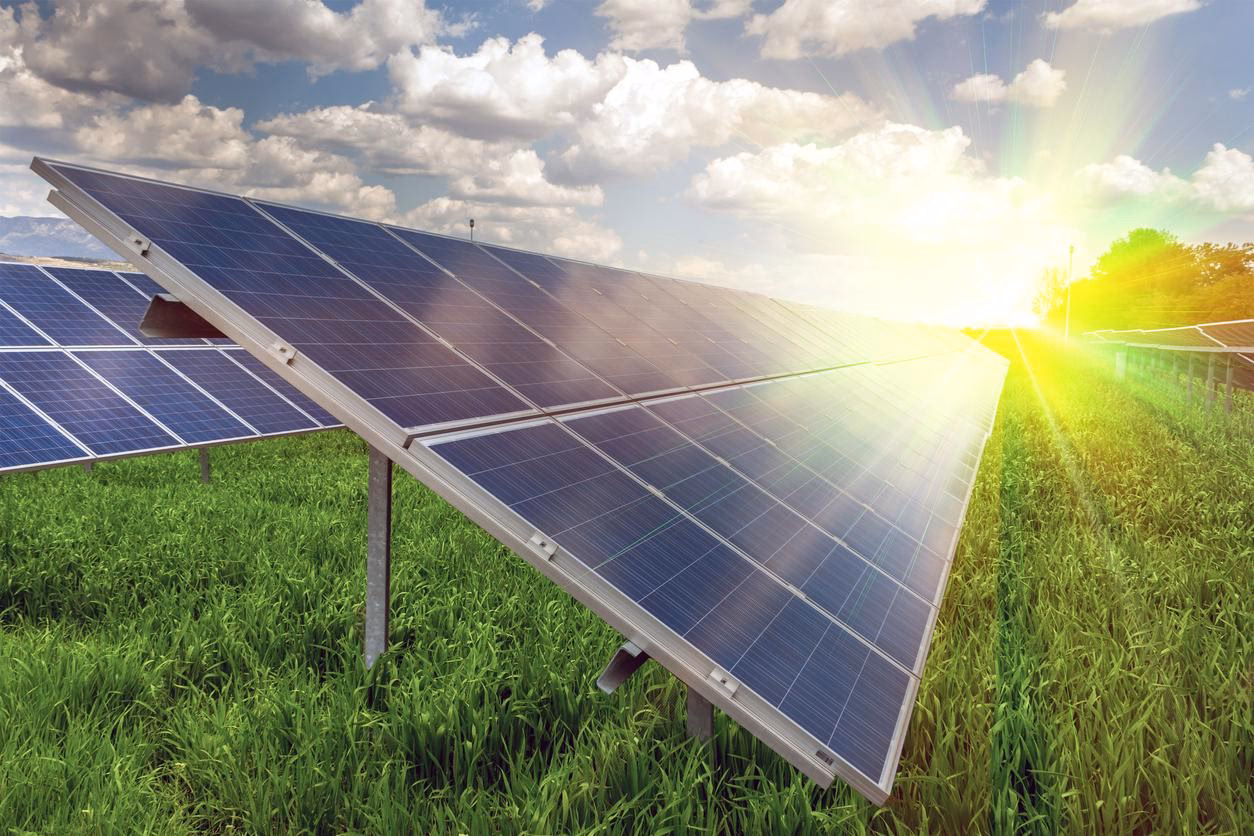 ¿Cuál es la distribución de la energía solar en la superficie terrestre?