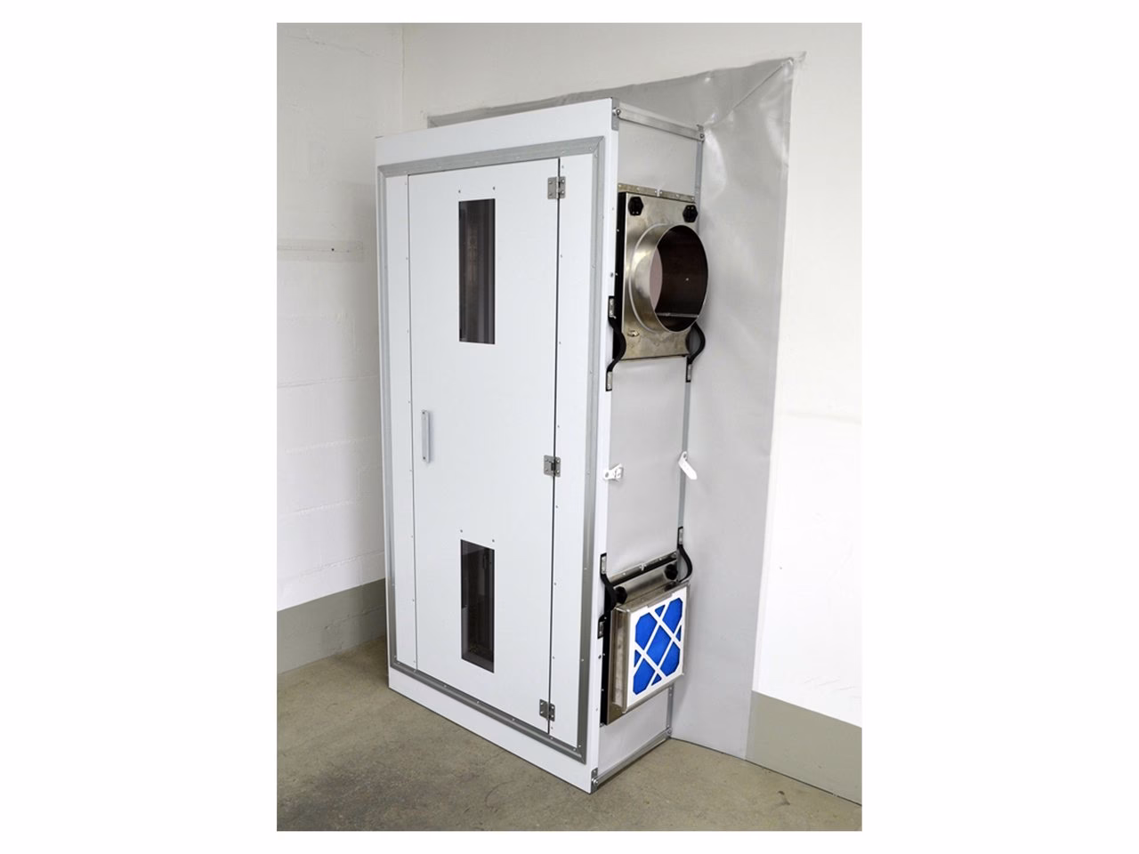 ¿Cómo puede la esclusa contribuir a la prevención de la contaminación?