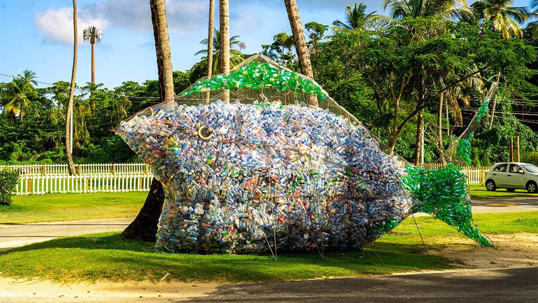 ¿Cómo se pueden utilizar materiales reciclados para realizar obras escultóricas?