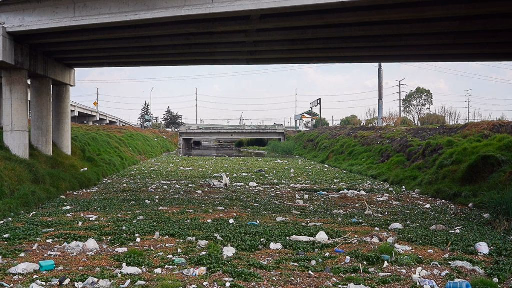 ¿Cuál es la solución más viable para la contaminación en el valle de la ciudad?