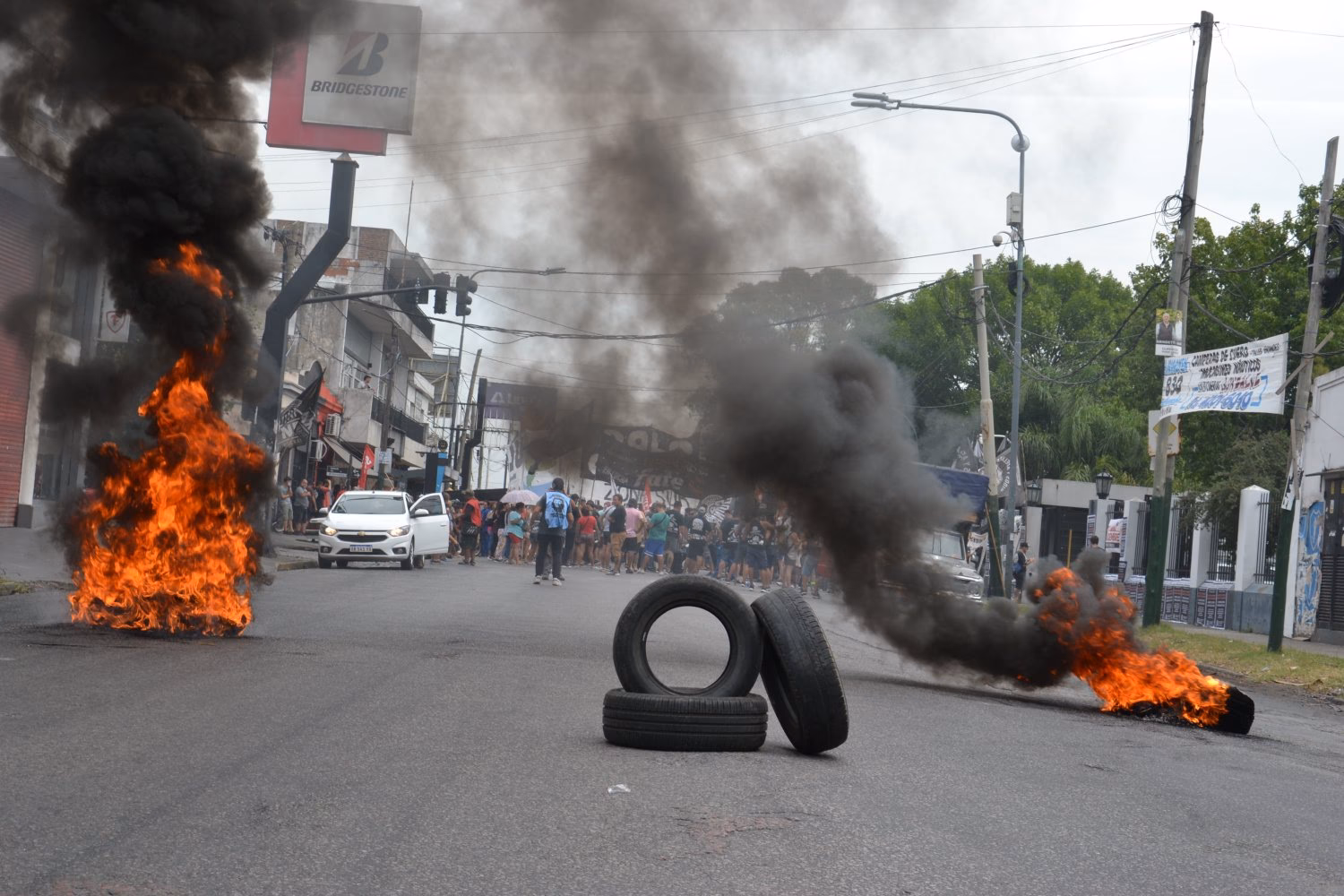 ¿Quién fabrica llantas Bridgestone?