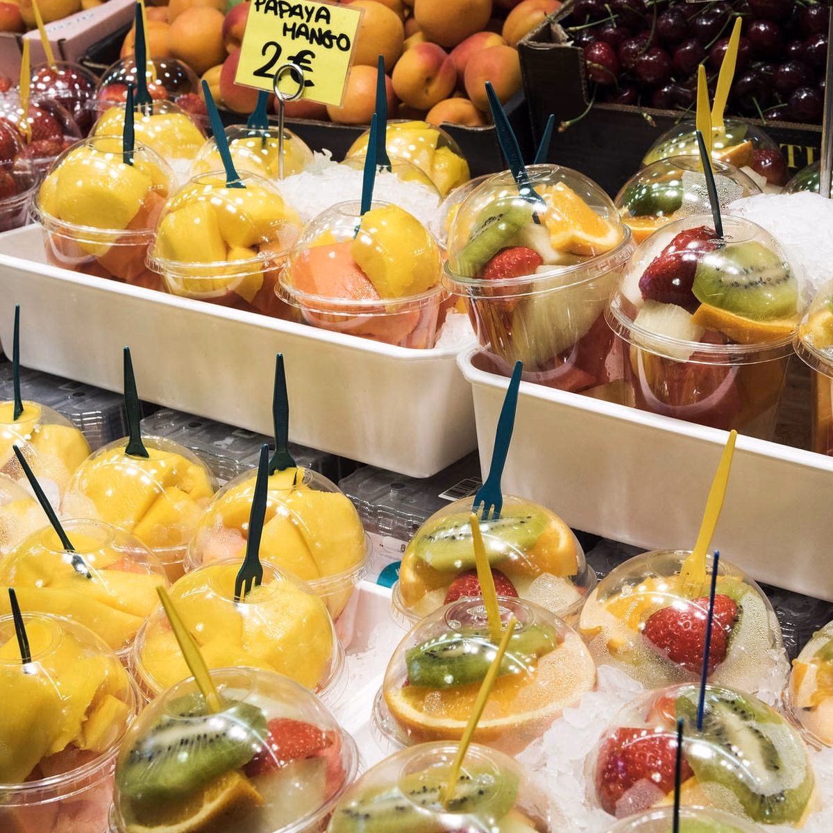 ¿Cómo se contaminan las frutas y verduras frescas?