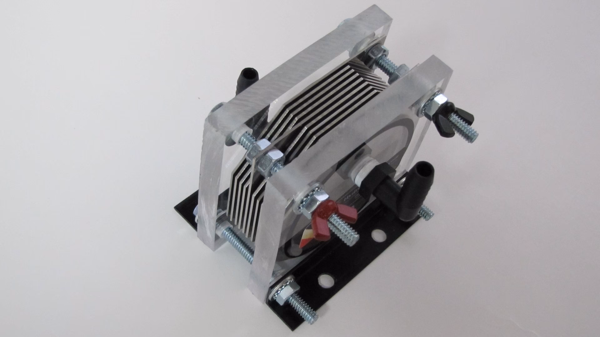 ¿Cómo se recupera el agua utilizada para la generación de hidrógeno?