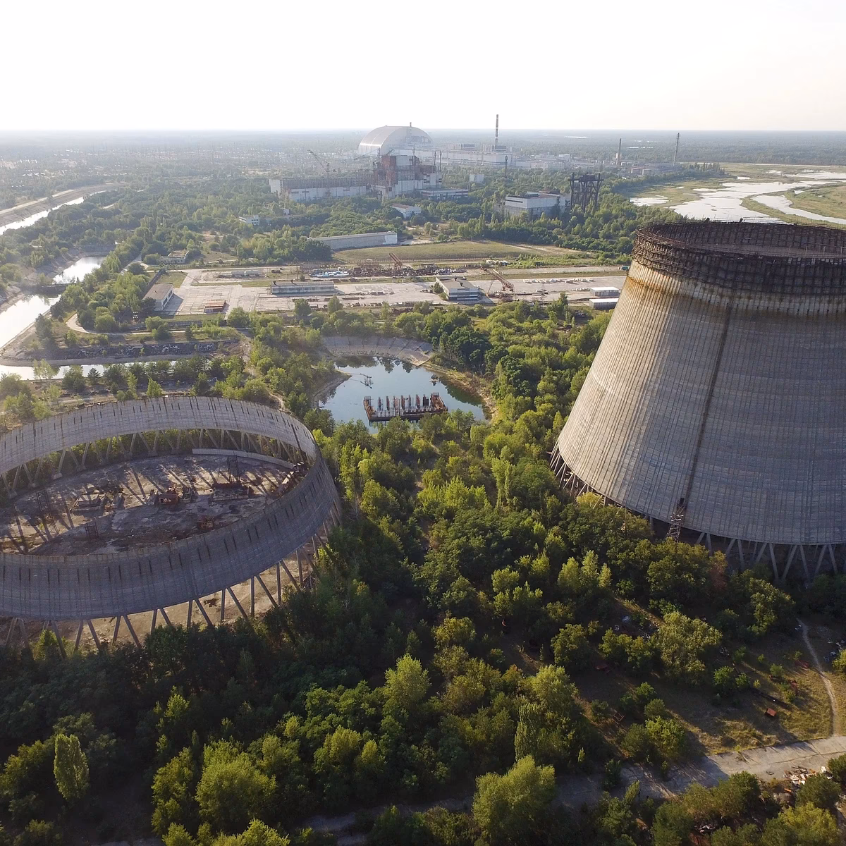 ¿Cómo se puede modelar la dispersión de radionucleidos por la detonación de una bomba sucia?